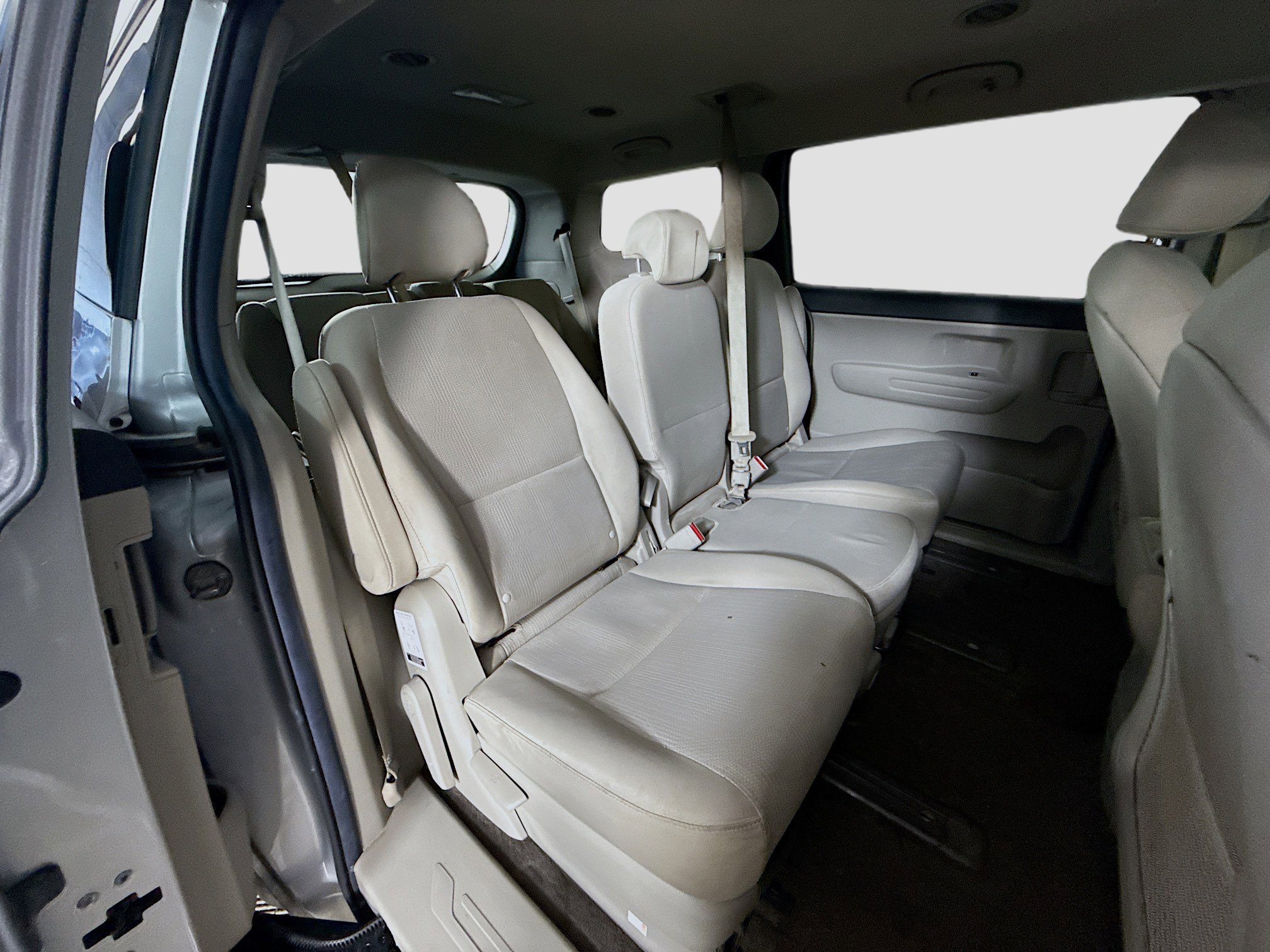 Used 2021 Kia Sedona LX image 25