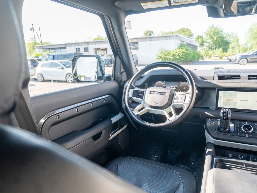 Used 2024 Land Rover Defender 110 X-Dynamic SE AWD/4WD image 19