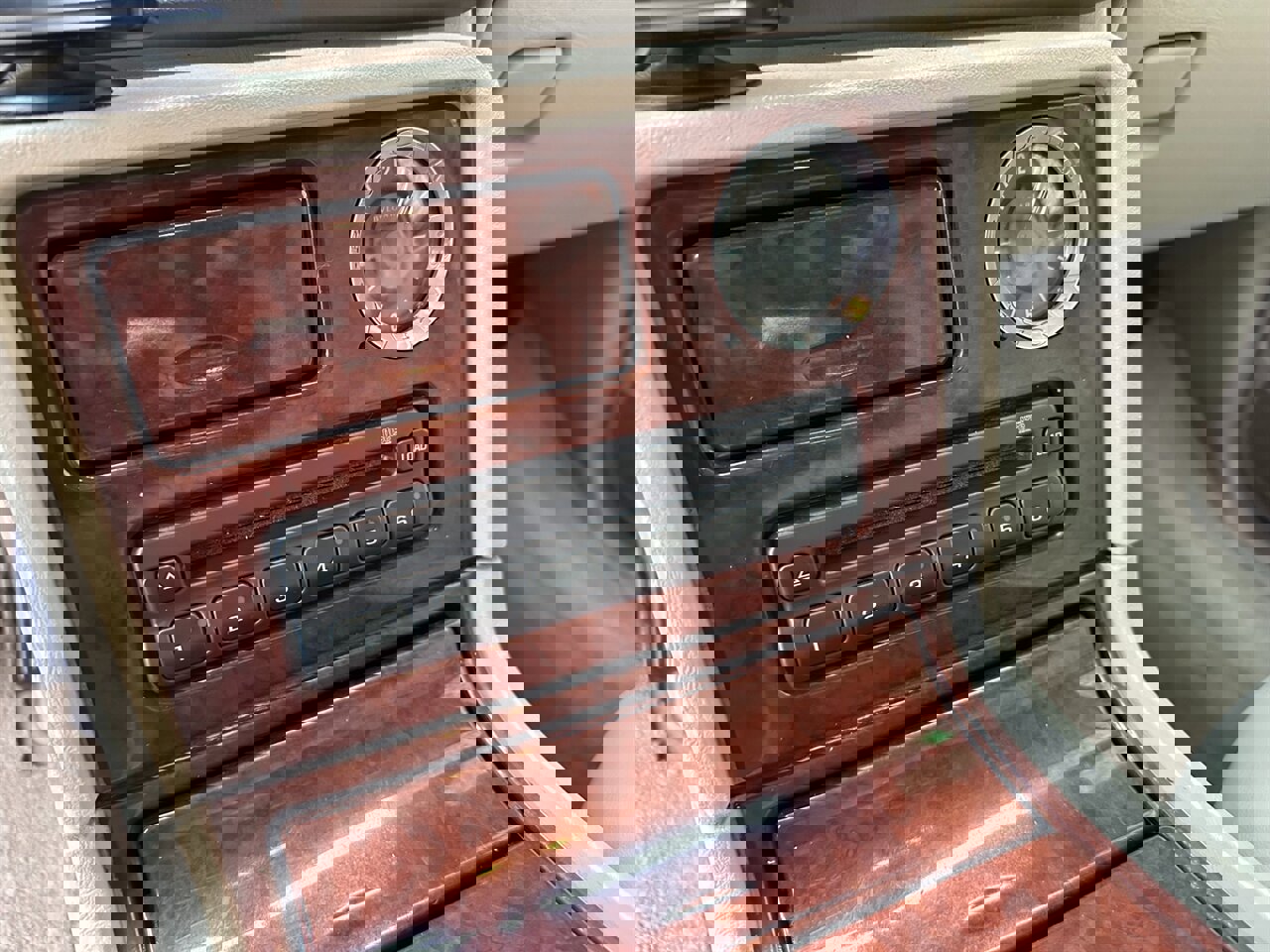 Used 2005 Cadillac Escalade AWD image 25