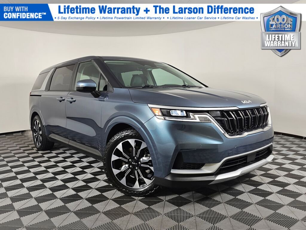 Used 2024 Kia Carnival EX image 1