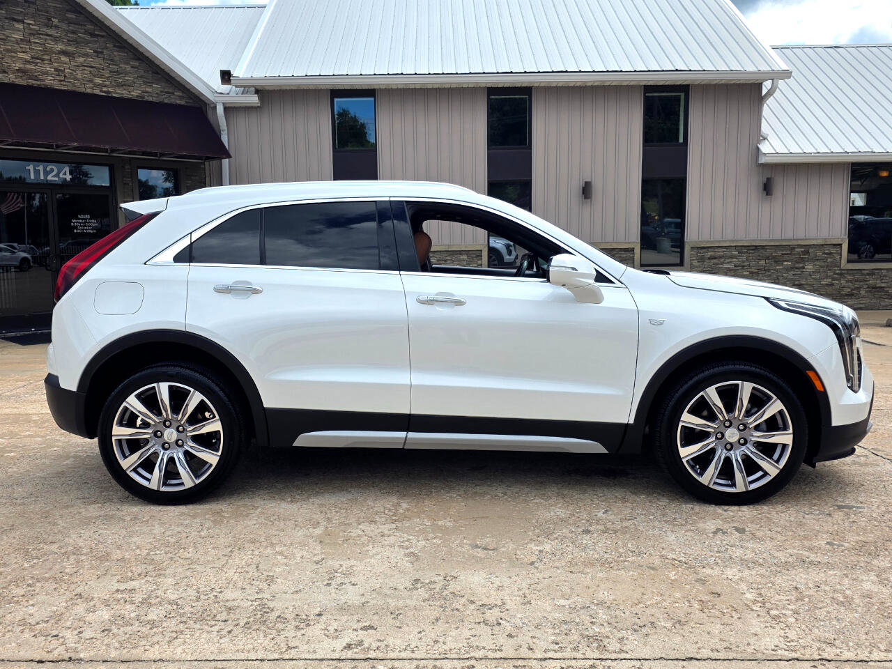 Used 2022 Cadillac XT4 Premium Luxury image 25