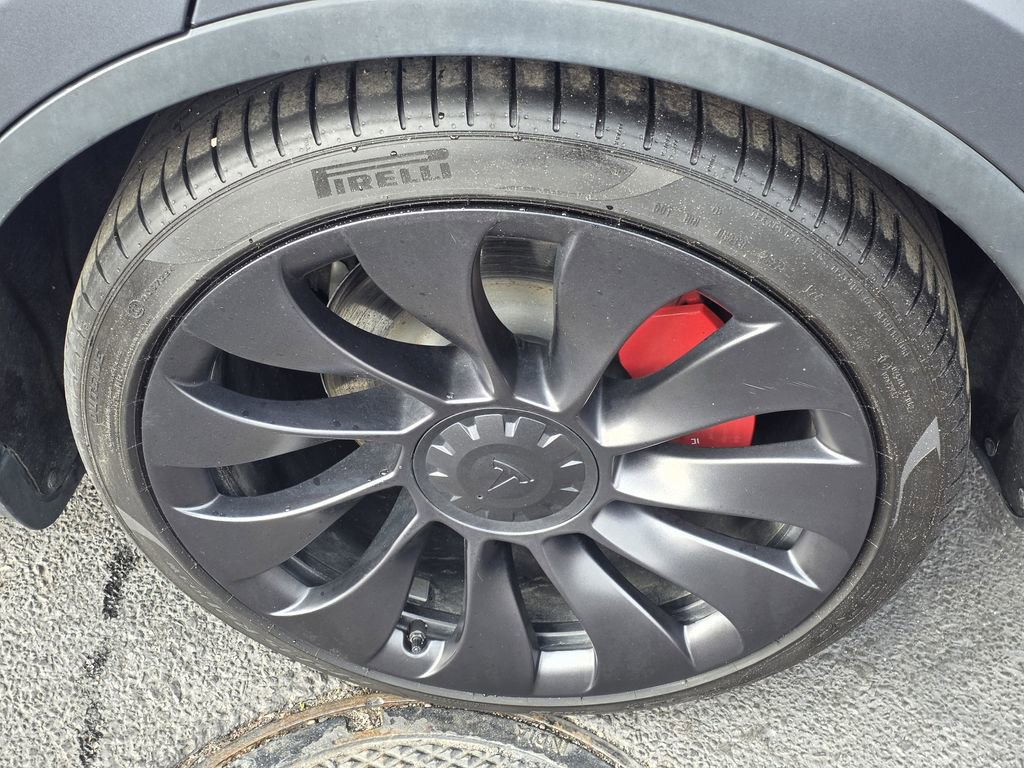 Used 2023 Tesla Model Y Performance image 13