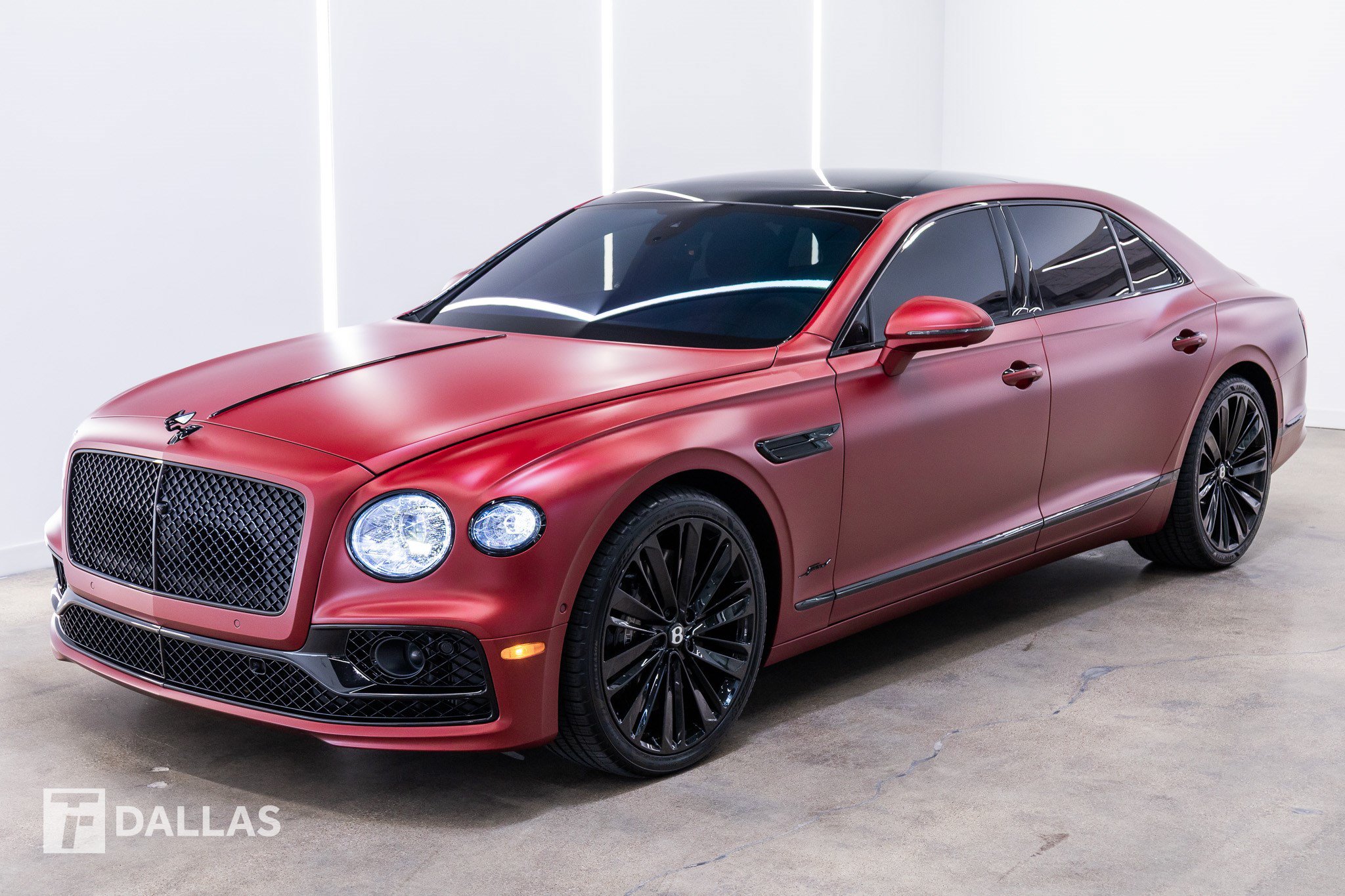 Used 2024 Bentley Flying Spur W12 AWD/4WD image 2