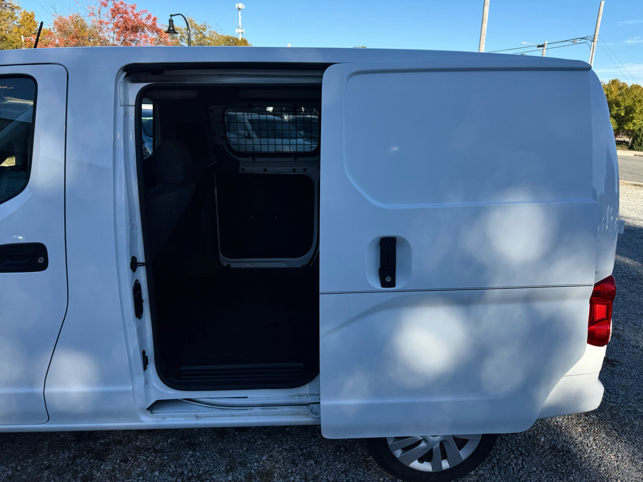 Used 2020 Nissan NV200 SV w/ Sliding Glass Door Package image 24