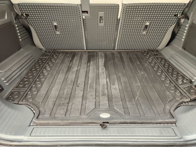 Used 2026 Land Rover Defender 110 S image 31