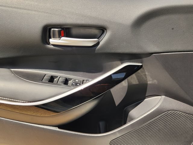 Used 2025 Toyota Corolla XLE FWD image 17
