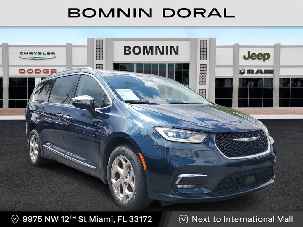 Used 2021 Chrysler Pacifica Limited w/ Uconnect Theater Family Group image 1