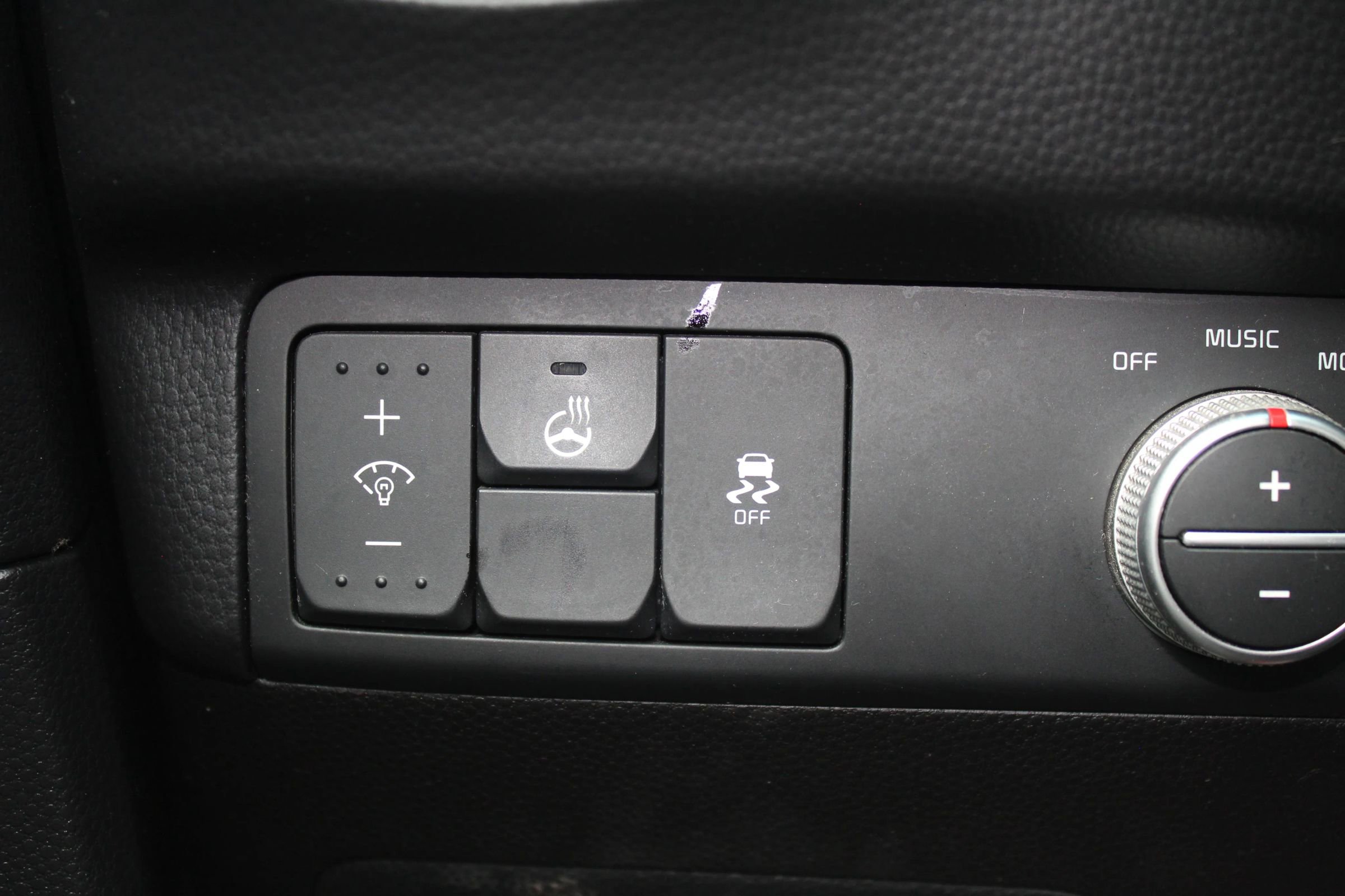 Used 2015 Kia Soul ! w/ Sun & Sound Package image 24