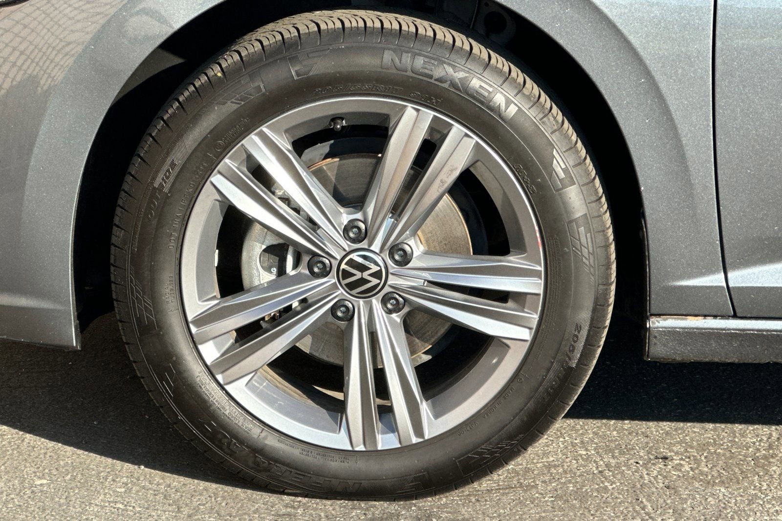 Used 2024 Volkswagen Jetta SE image 26