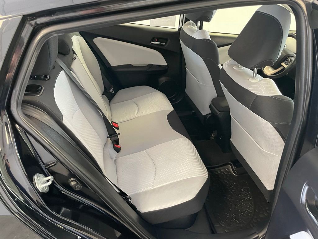 Used 2016 Toyota Prius Three image 12