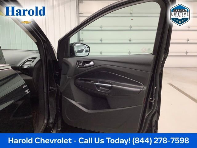 Used 2017 Ford Escape SE w/ Equipment Group 201A image 10