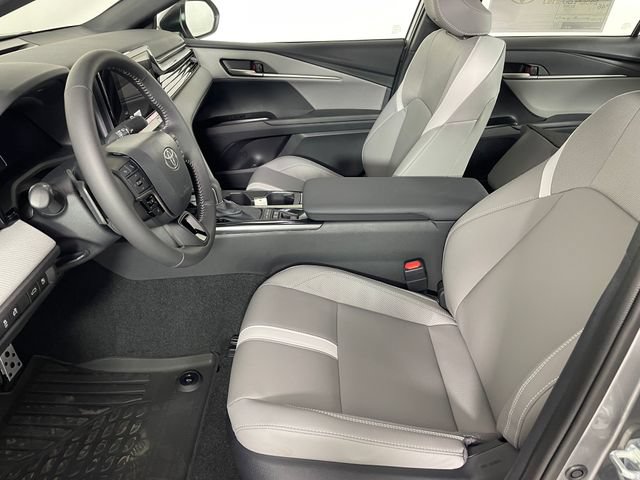 New 2026 Toyota Camry SE AWD/4WD image 2