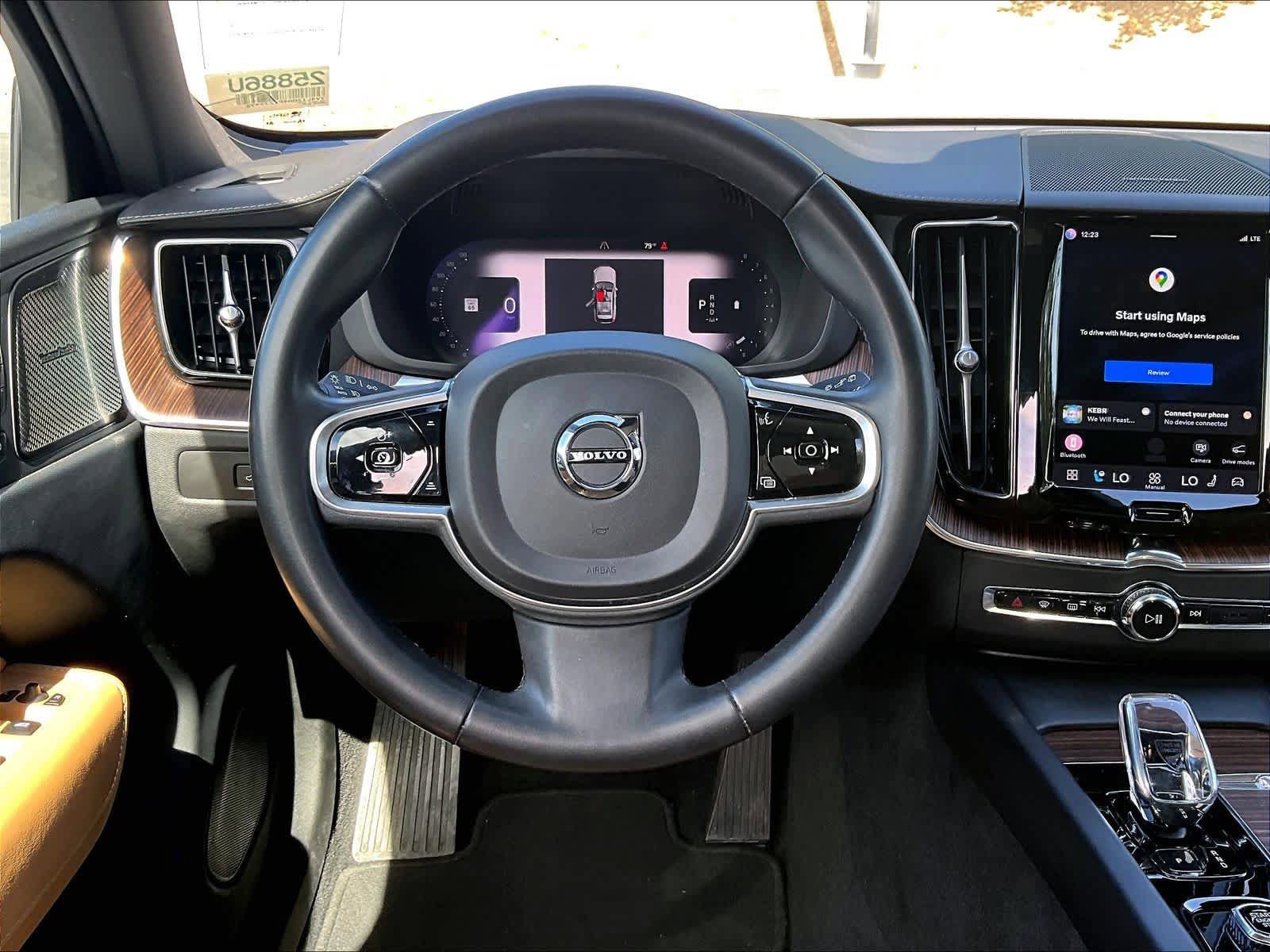 Used 2023 Volvo XC60 B5 Ultimate w/ Protection Package Premier FWD image 8