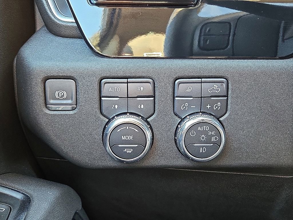 Used 2025 GMC Sierra 2500 SLT w/ SLT Premium Package image 28