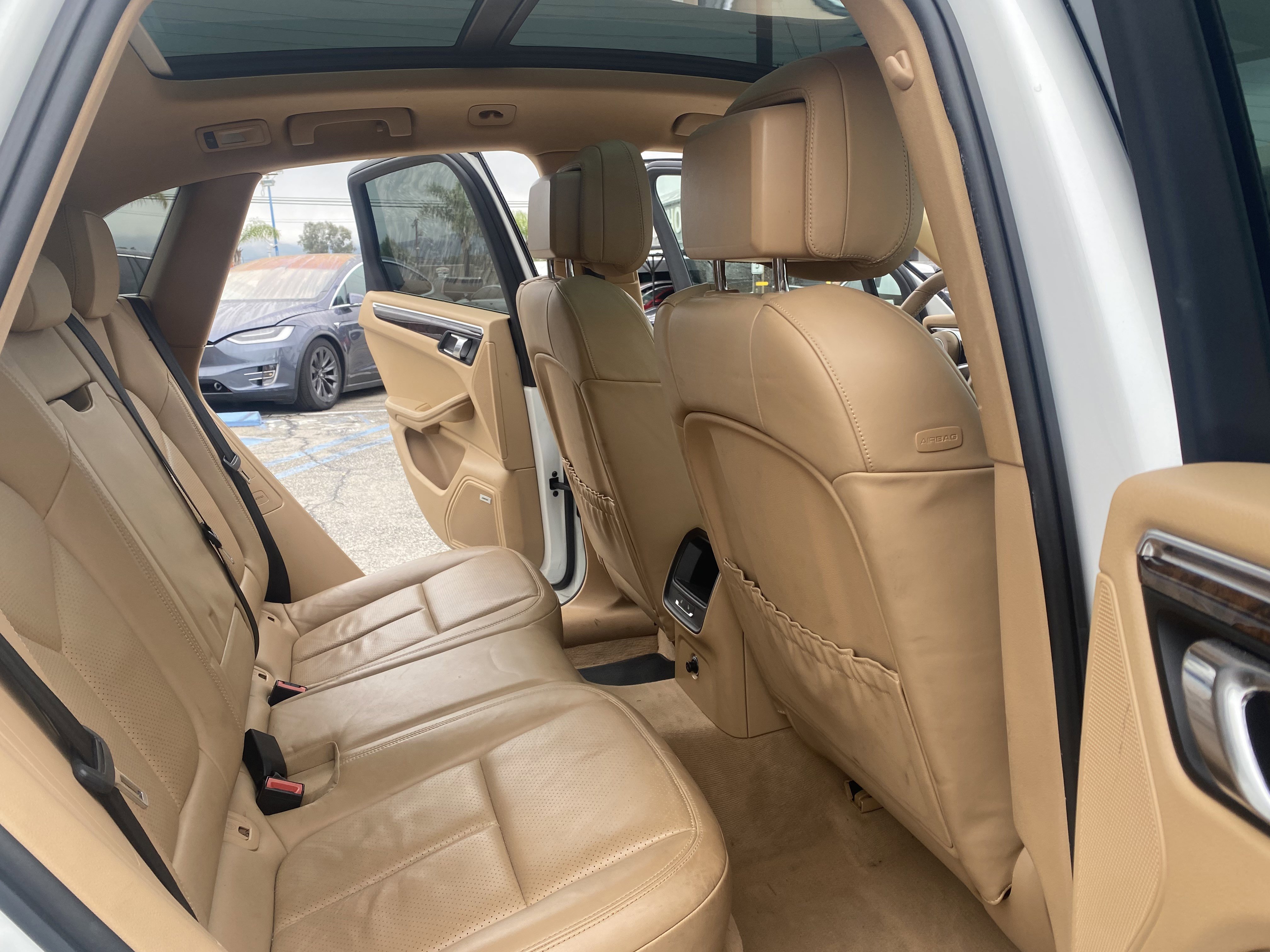 Used 2015 Porsche Macan S w/ Premium Package Plus image 19