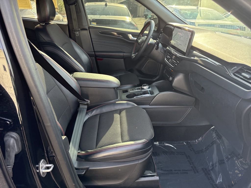 Used 2023 Ford Escape ST-Line w/ Tech Pack #1 image 18