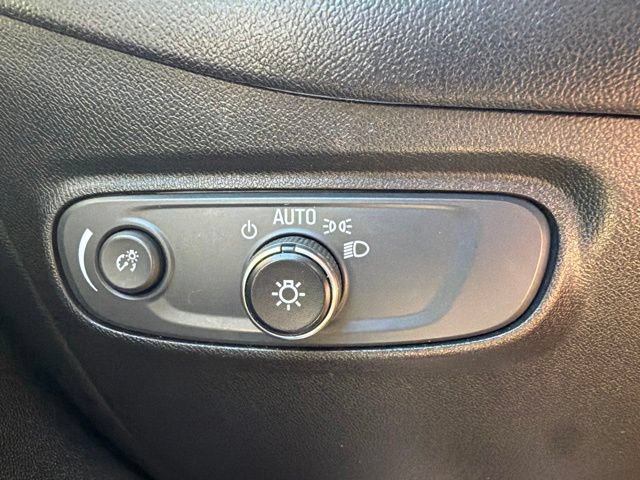 Used 2020 Chevrolet Equinox LS FWD image 25