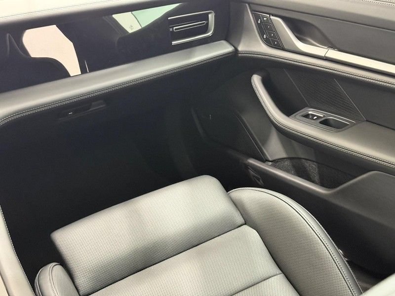 New 2025 Porsche Taycan AWD/4WD image 17