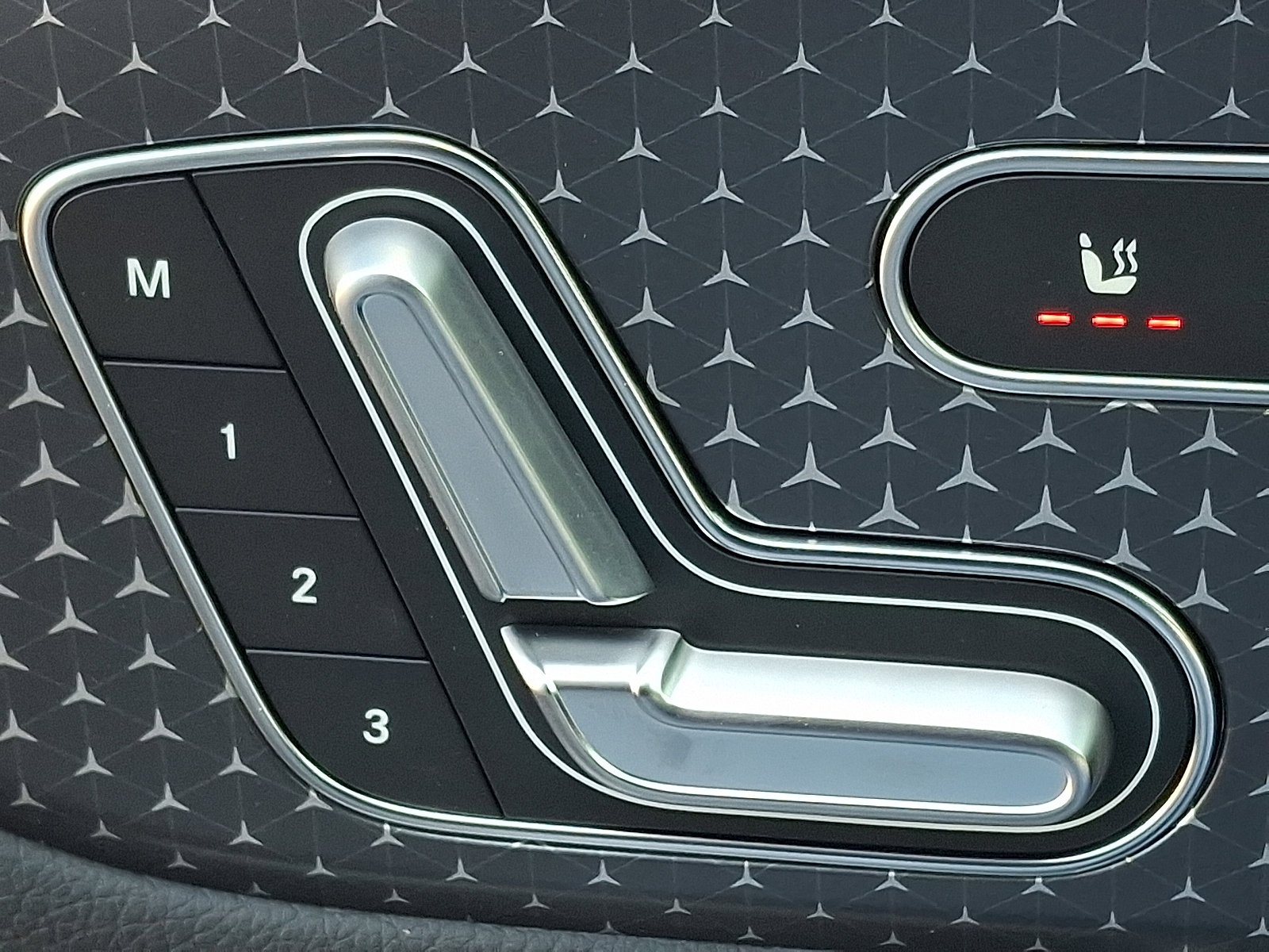 New 2026 Mercedes-Benz GLB 250 4MATIC image 21