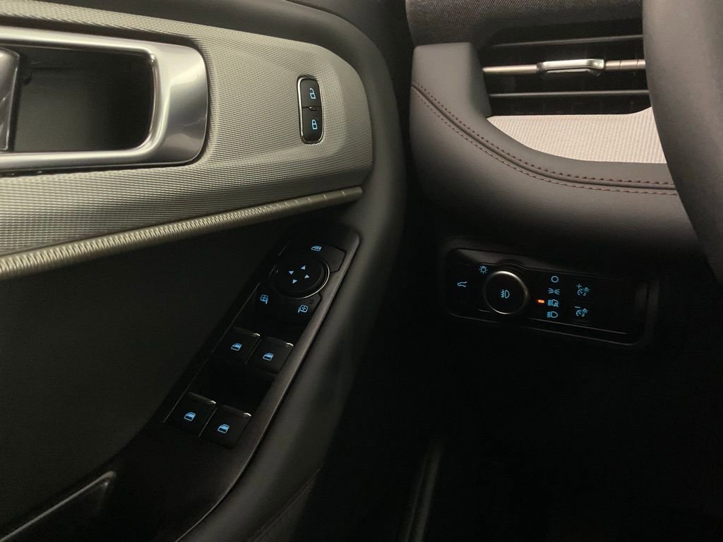 New 2026 Ford Explorer Active image 19
