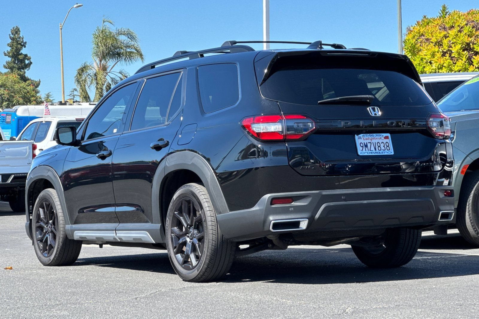 Used 2025 Honda Pilot Black Edition image 7