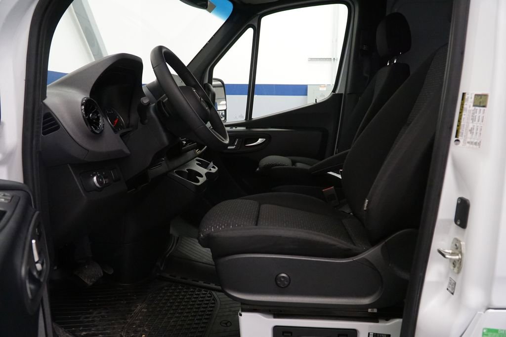 New 2025 Mercedes-Benz Sprinter 2500 image 8