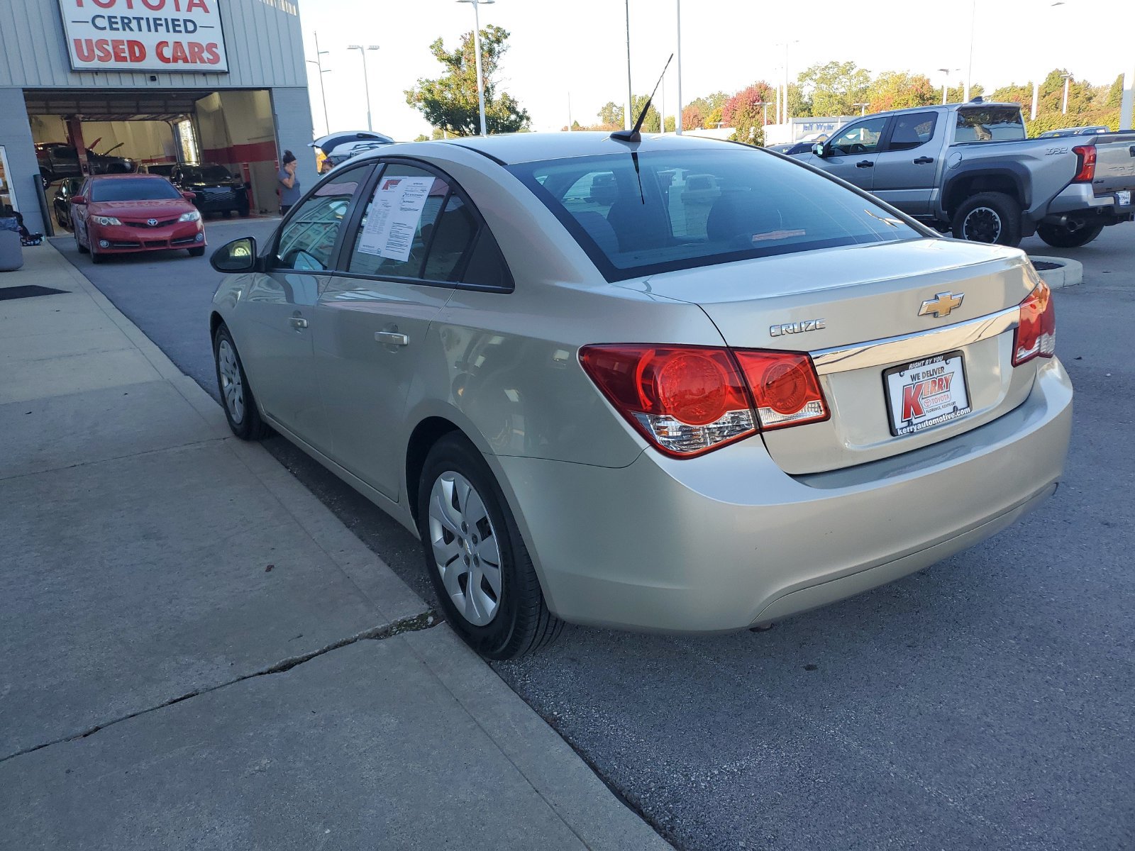 Used 2014 Chevrolet Cruze LS FWD image 3