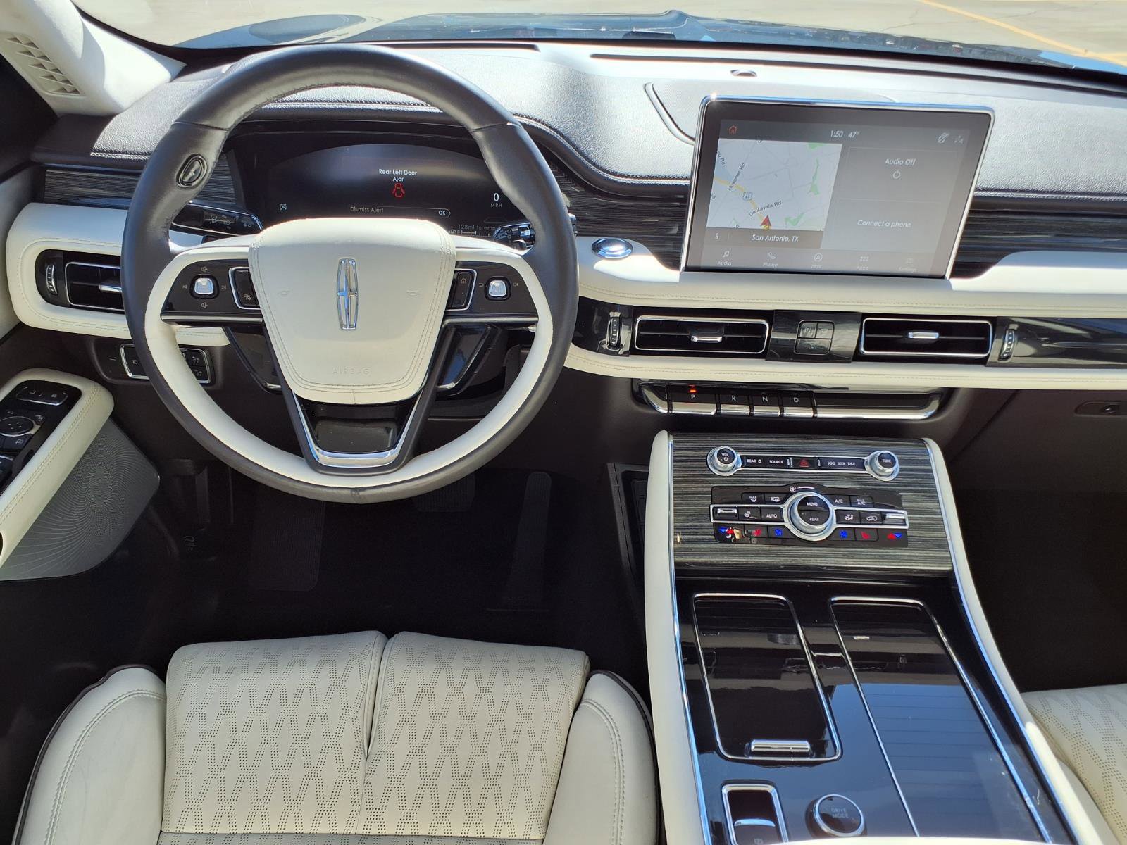 Used 2023 Lincoln Aviator Black Label w/ Class IV Trailer Tow Package AWD/4WD image 14