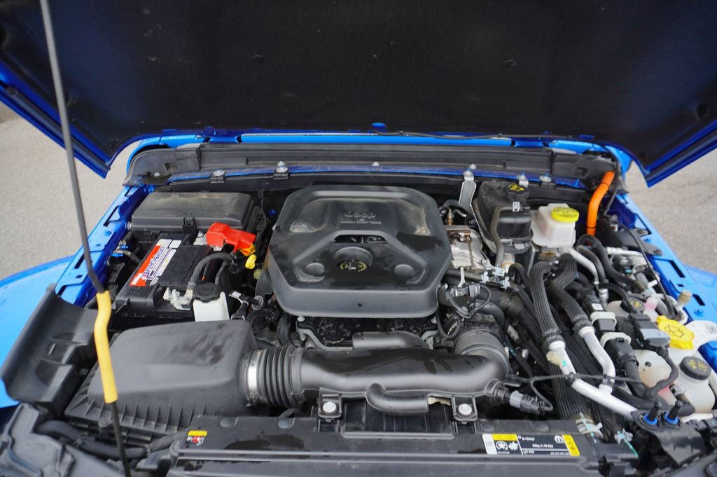 Used 2023 Jeep Wrangler Unlimited Sahara w/ Cold Weather Group image 31