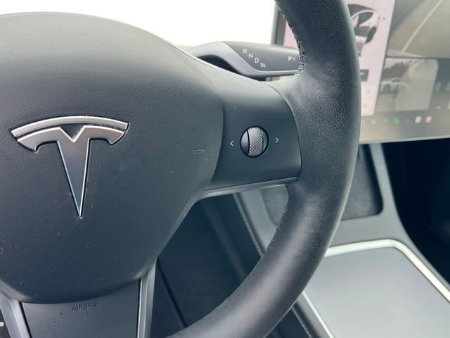Used 2021 Tesla Model Y Long Range AWD/4WD image 21