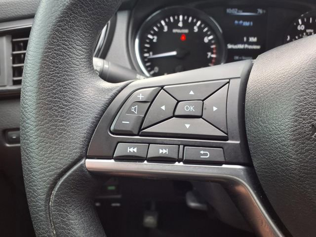 Used 2017 Nissan Rogue S image 11