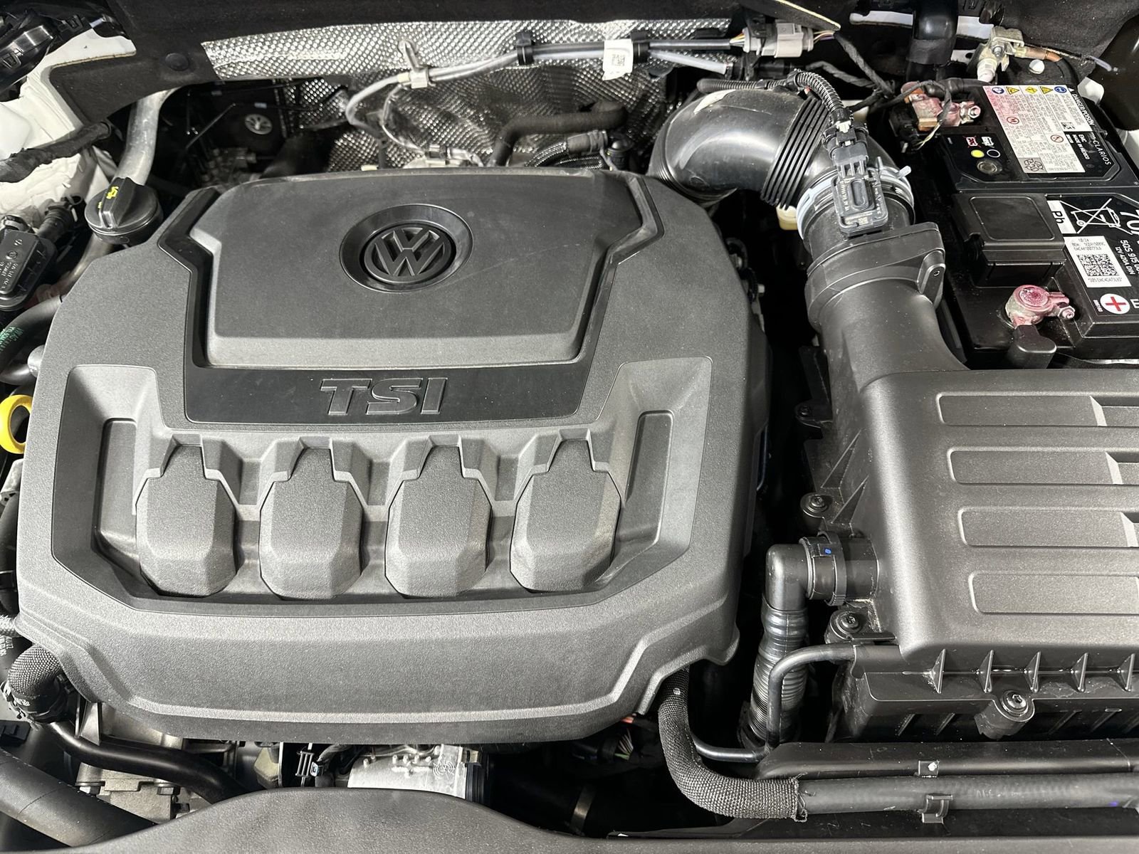 Used 2024 Volkswagen Tiguan Wolfsburg Edition image 32