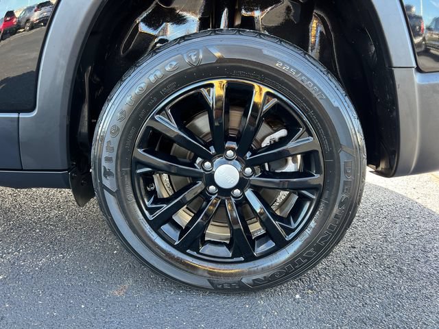 Used 2022 Jeep Cherokee Latitude Lux w/ Mopar Interior Package FWD image 8