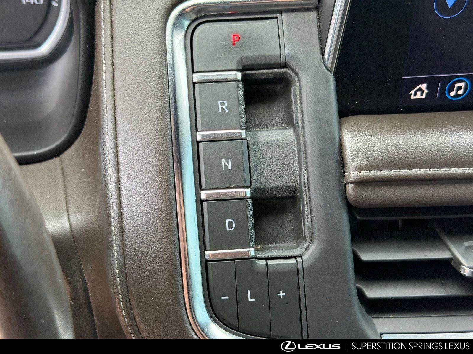 Used 2021 Chevrolet Tahoe Z71 w/ Z71 Off-Road Package image 26