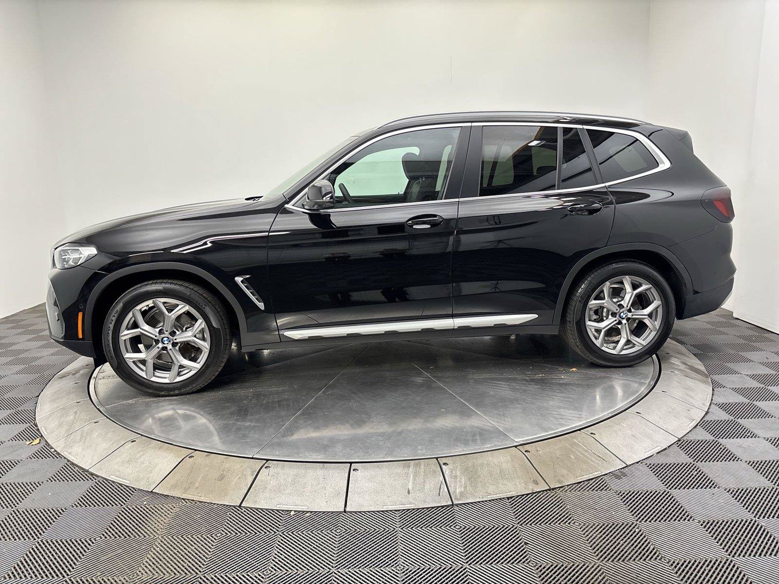Used 2024 BMW X3 xDrive30i w/ Premium Package AWD/4WD image 16