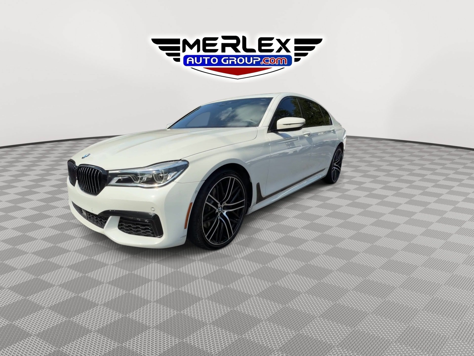 Used 2019 BMW 750i w/ Executive Package RWD image 3
