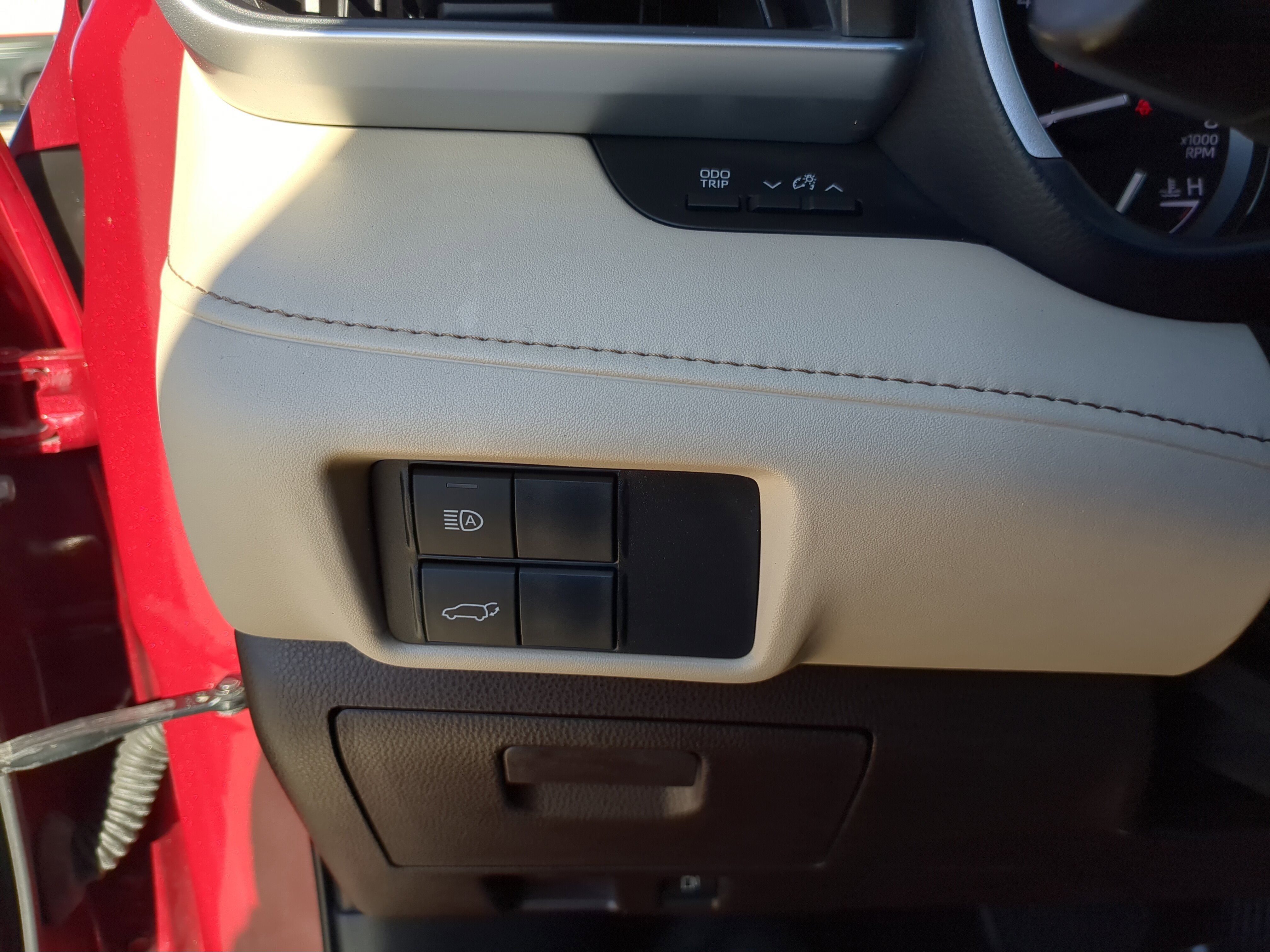 Used 2020 Toyota Highlander XLE image 27