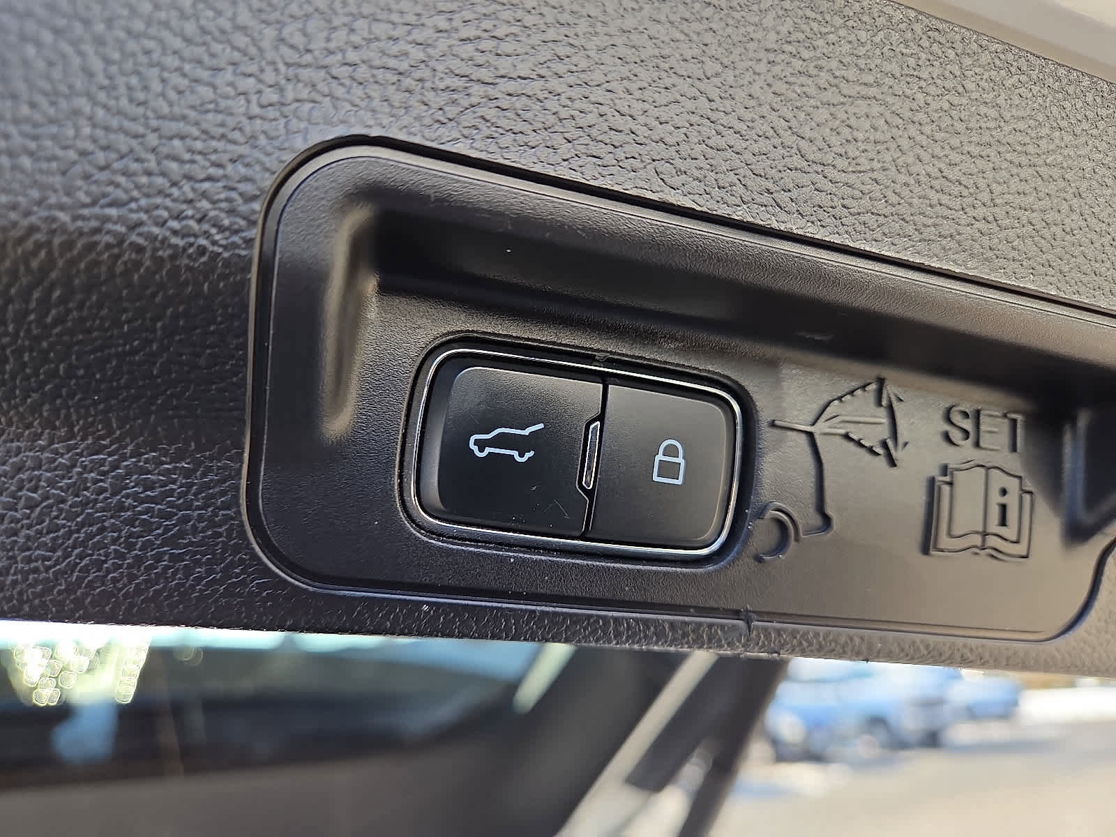 Used 2022 Ford Explorer Limited w/ Equipment Group 301A image 28