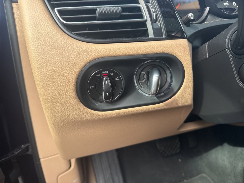 Used 2021 Porsche Macan image 17