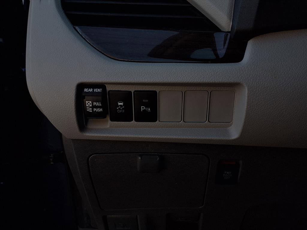 Certified 2020 Toyota Sienna XLE image 12