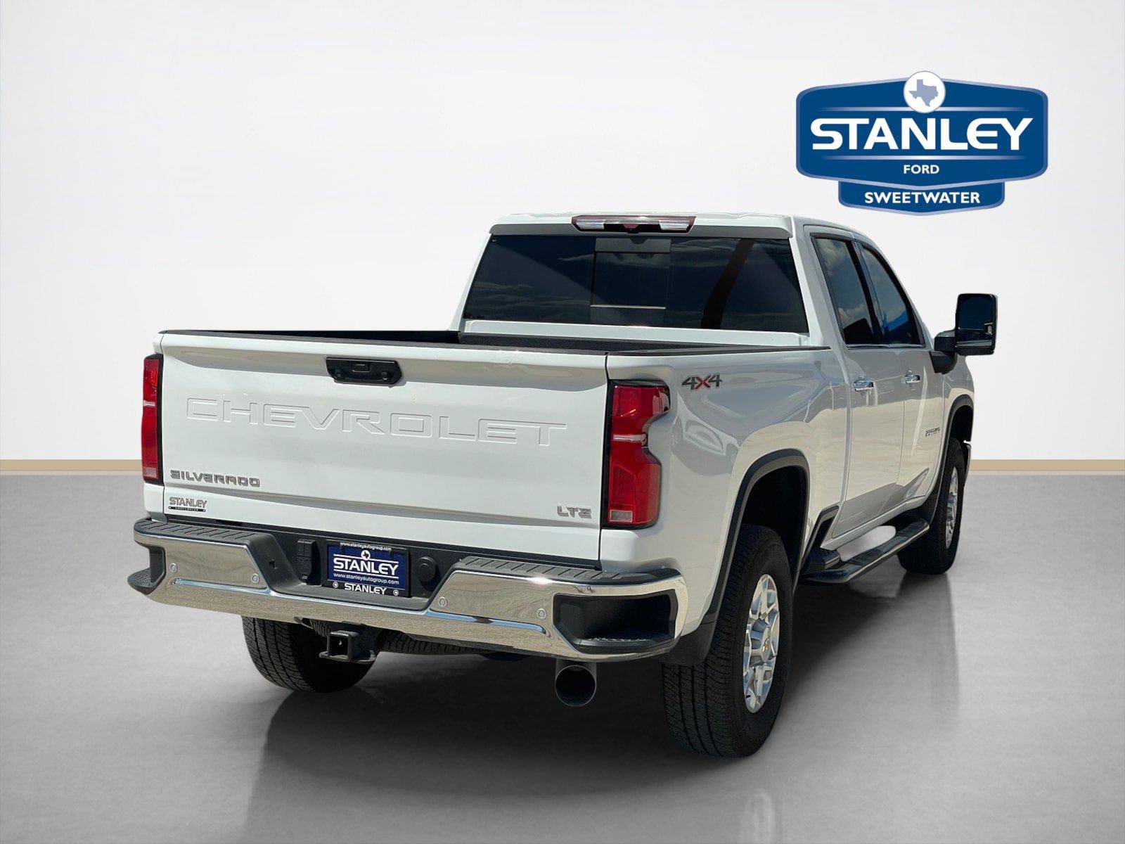 Used 2025 Chevrolet Silverado 2500 LTZ w/ LTZ Convenience Package AWD/4WD image 8