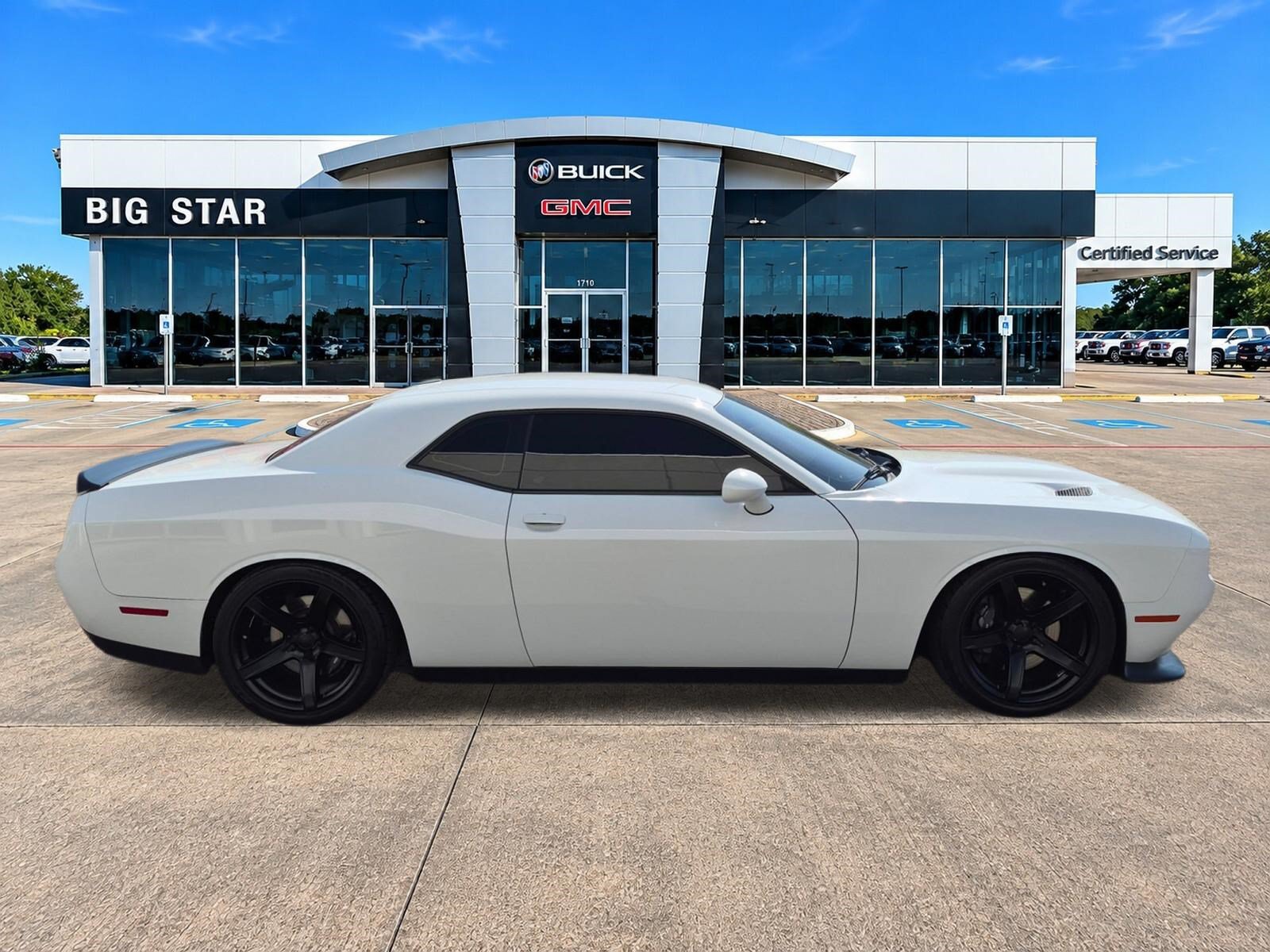 Used 2022 Dodge Challenger R/T Scat Pack w/ Driver Convenience Group RWD image 2