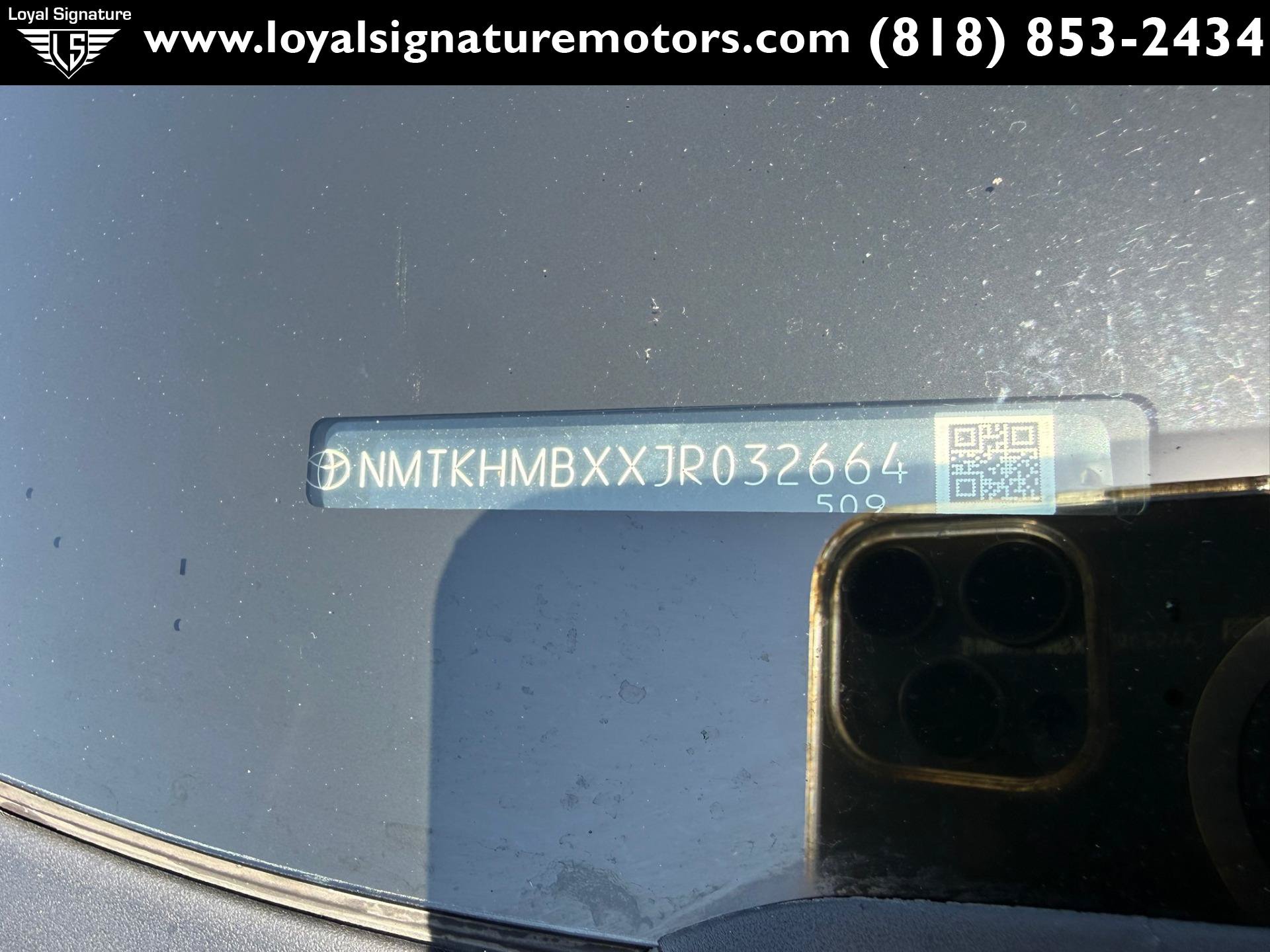 Used 2018 Toyota C-HR XLE FWD image 34