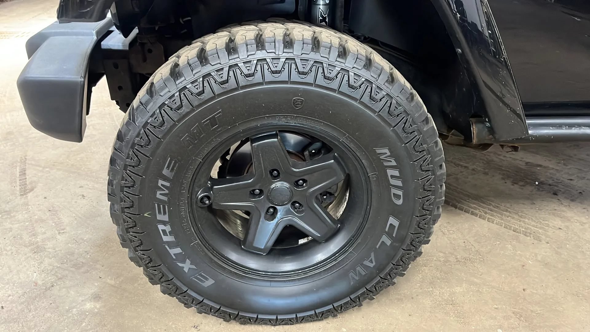 Used 2014 Jeep Wrangler Unlimited Sahara w/ Connectivity Group AWD/4WD image 12