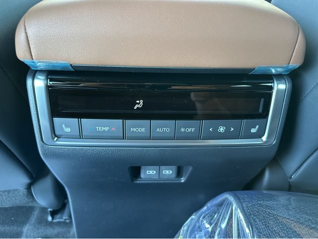 New 2026 Lexus GX 550 w/ Accessory Package (Z1) AWD/4WD image 39