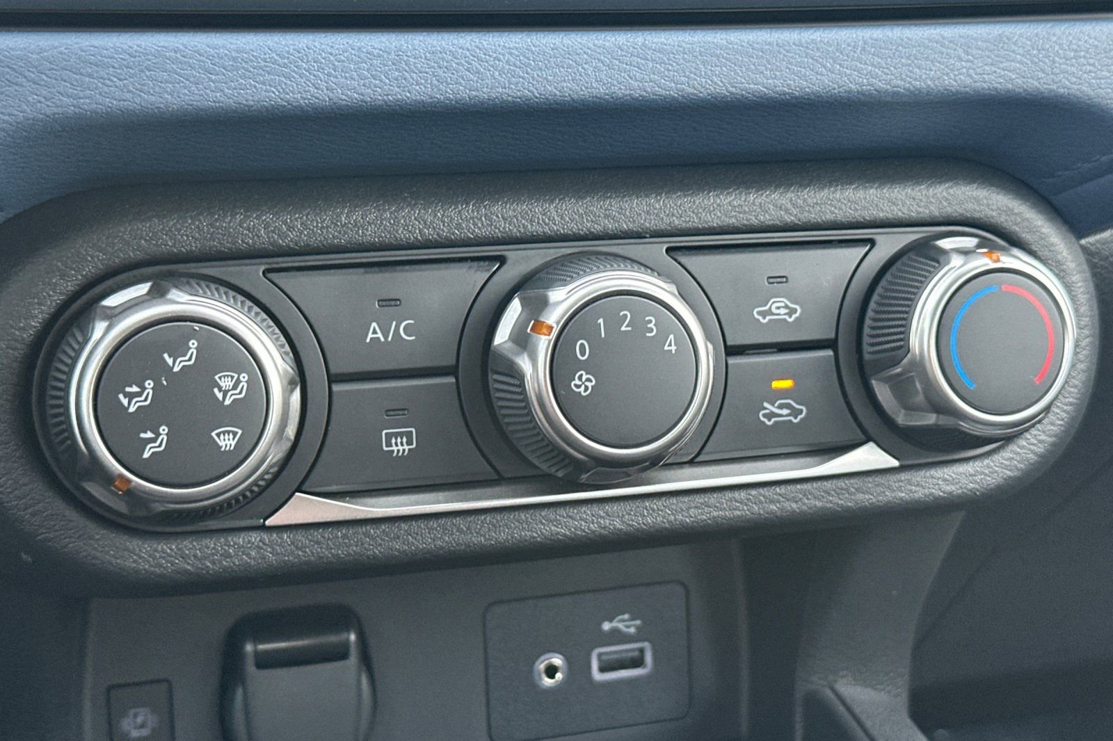 New 2025 Nissan Versa SV w/ Trunk Package image 16