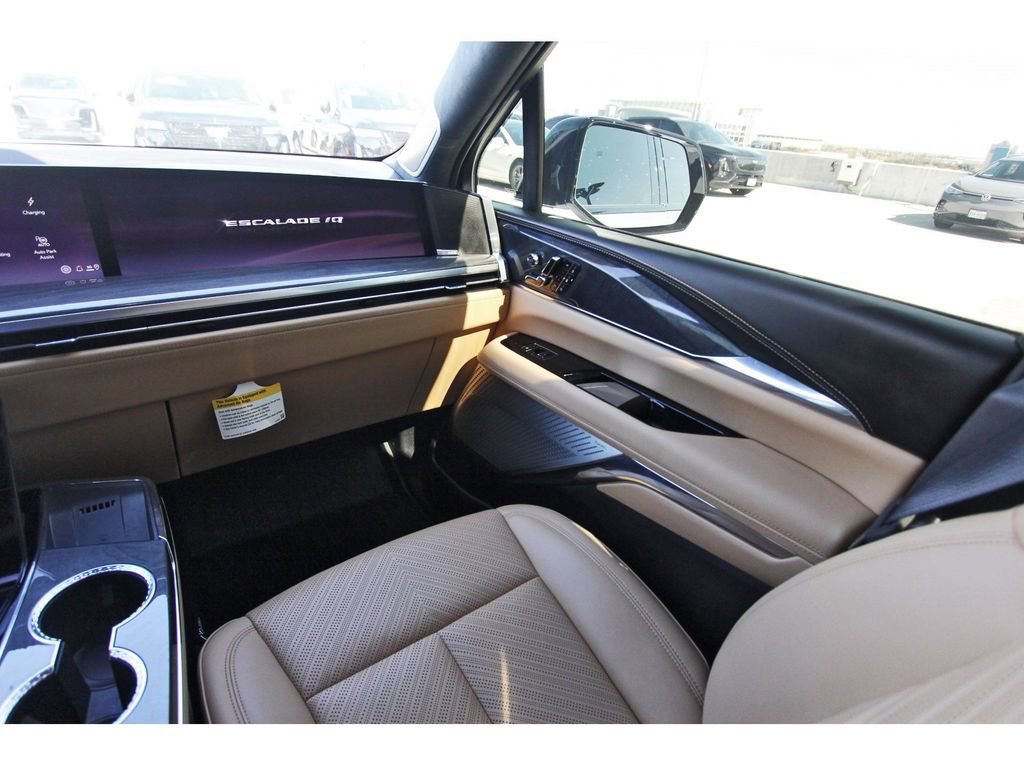New 2026 Cadillac Escalade IQ Sport 2 w/ LPO, ONYX Package image 10