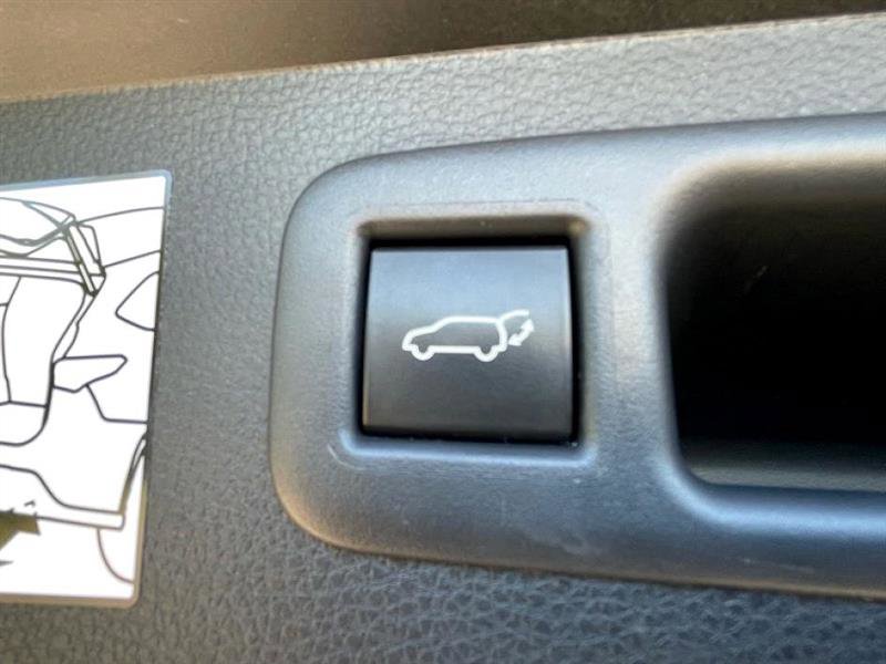Used 2024 Toyota Highlander LE image 14