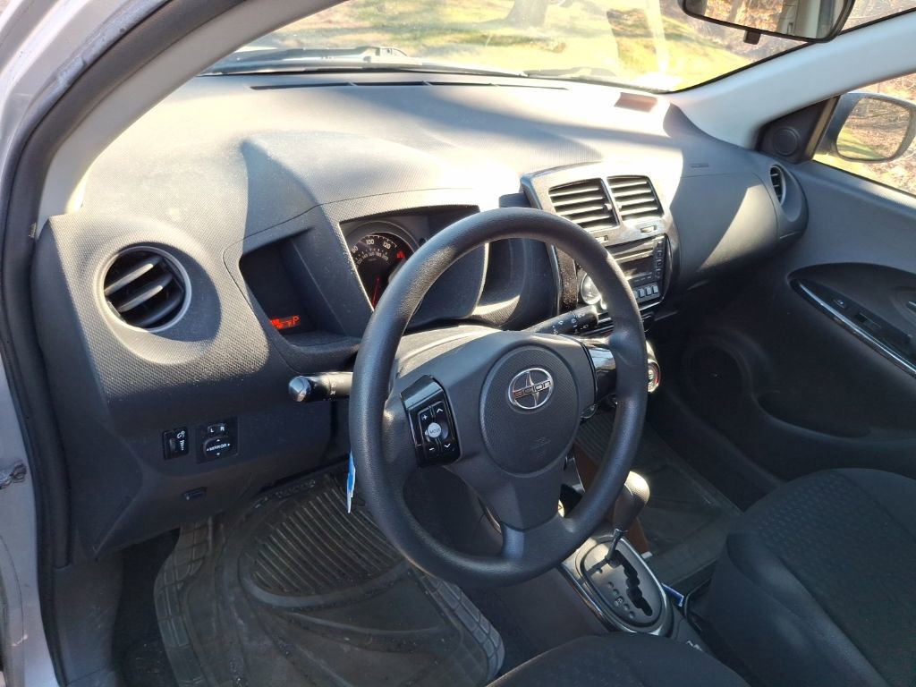 Used 2010 Scion xD image 9