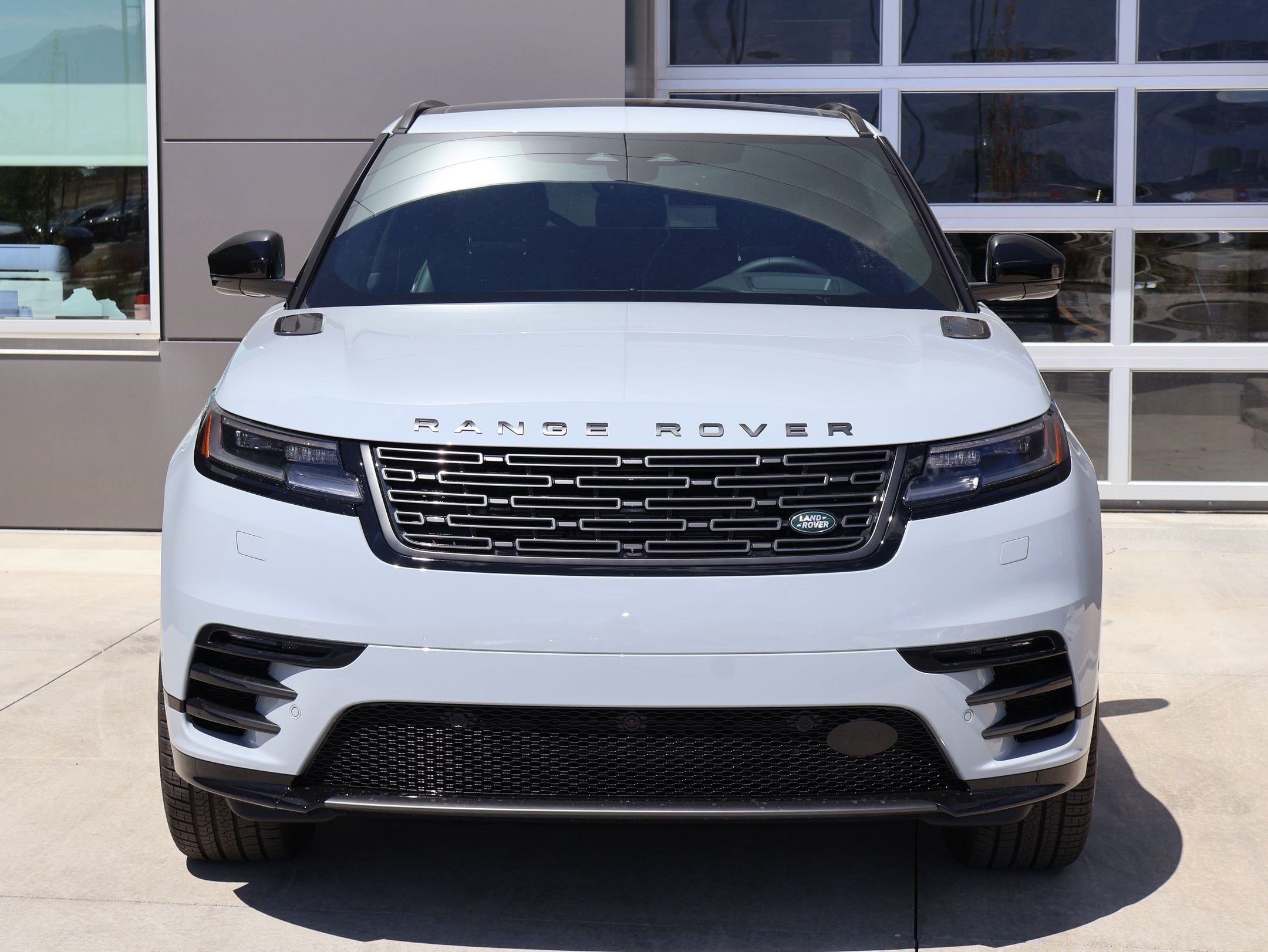 New 2026 Land Rover Range Rover Velar Belgravia AWD/4WD image 2